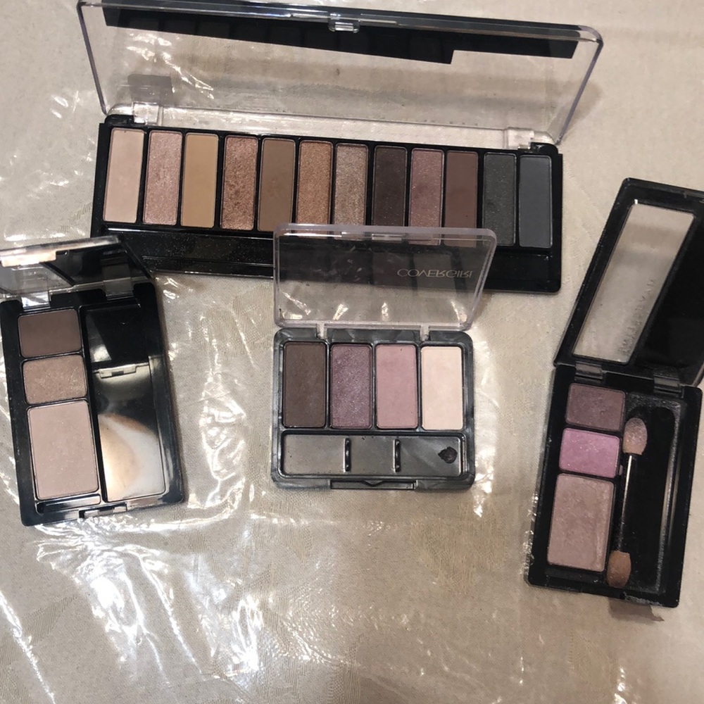 4 eye shadows